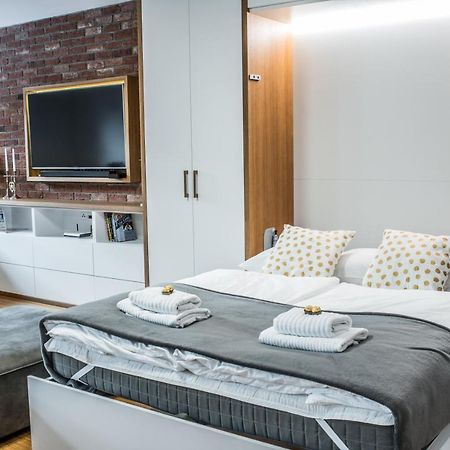 Savoy Luxury Apartment ชปินด์เลอรูฟ มลิน ภายนอก รูปภาพ
